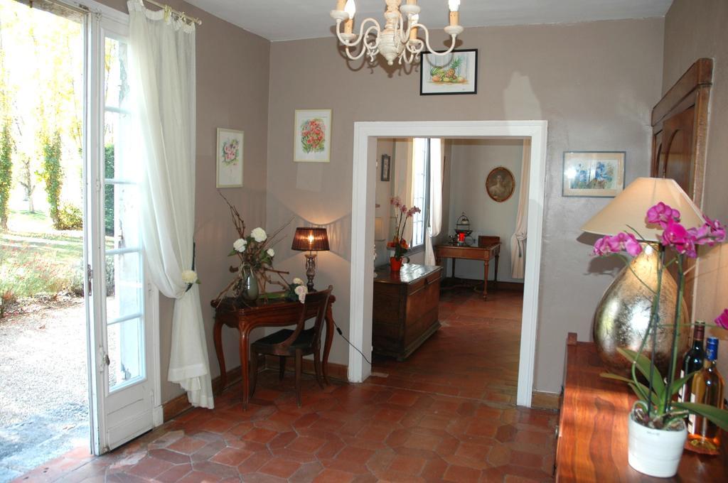 Domaine De La Queyssie Bed & Breakfast Saussignac Exterior photo