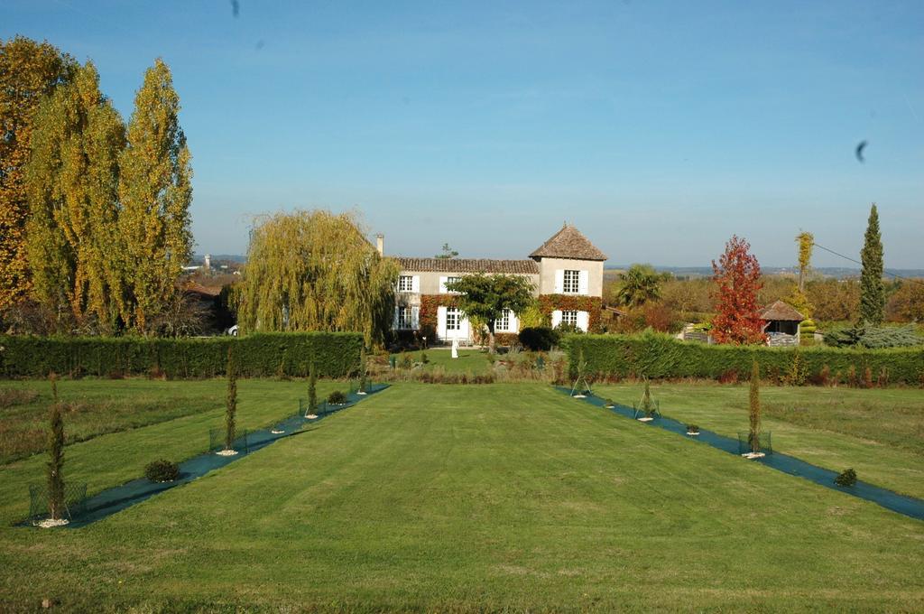 Domaine De La Queyssie Bed & Breakfast Saussignac Exterior photo